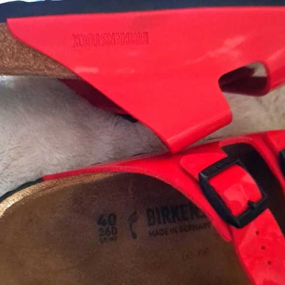 Birkenstock Vibrant Red Womens Arizona Sandals Size 40 , 9.5 ,9 - Picture 3 of 3